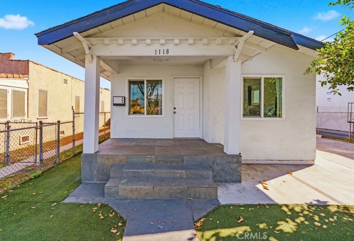 1118 E 77th Place